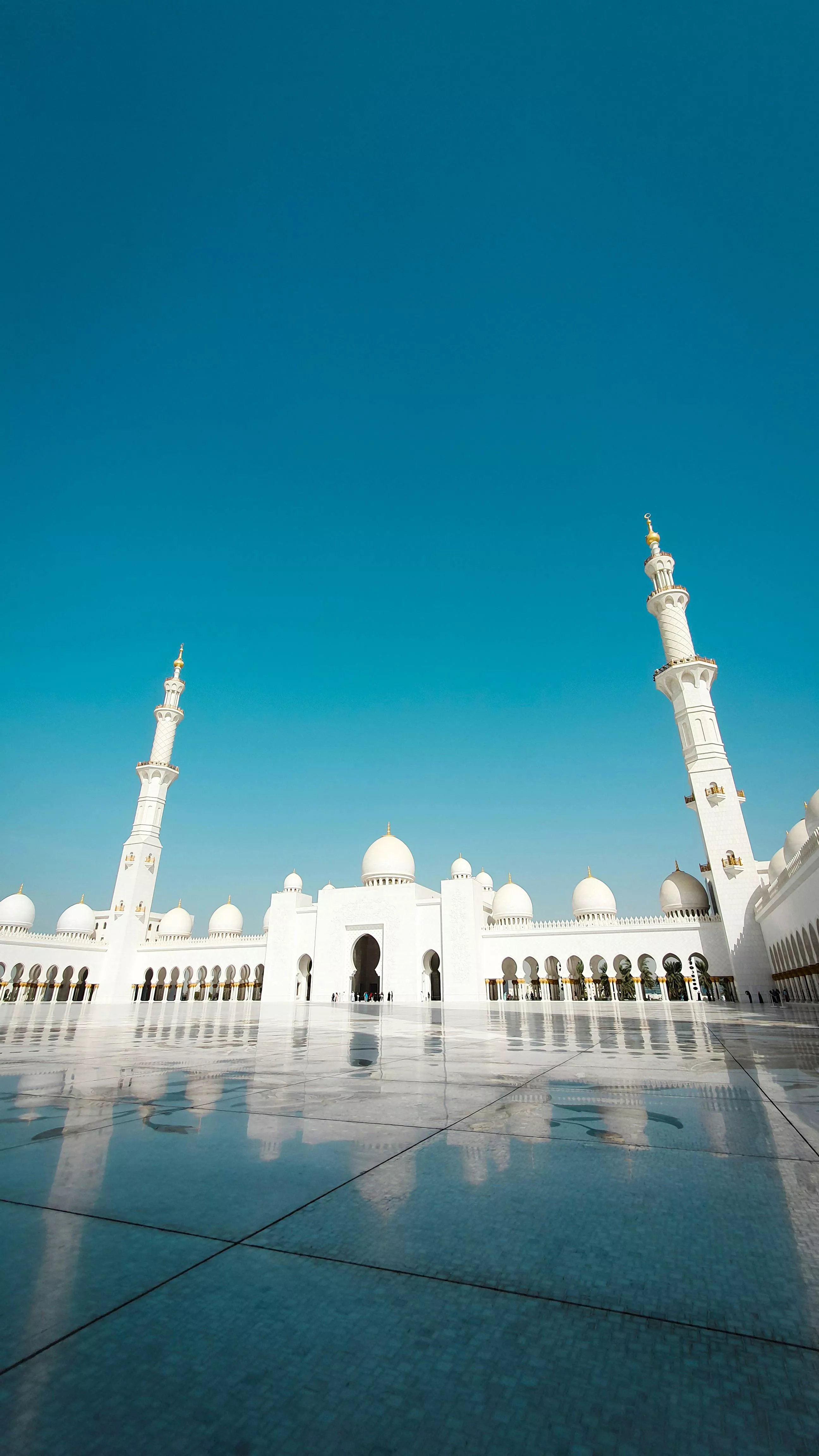 Sheikh Zayed Grand Mosque in Abu dhabi