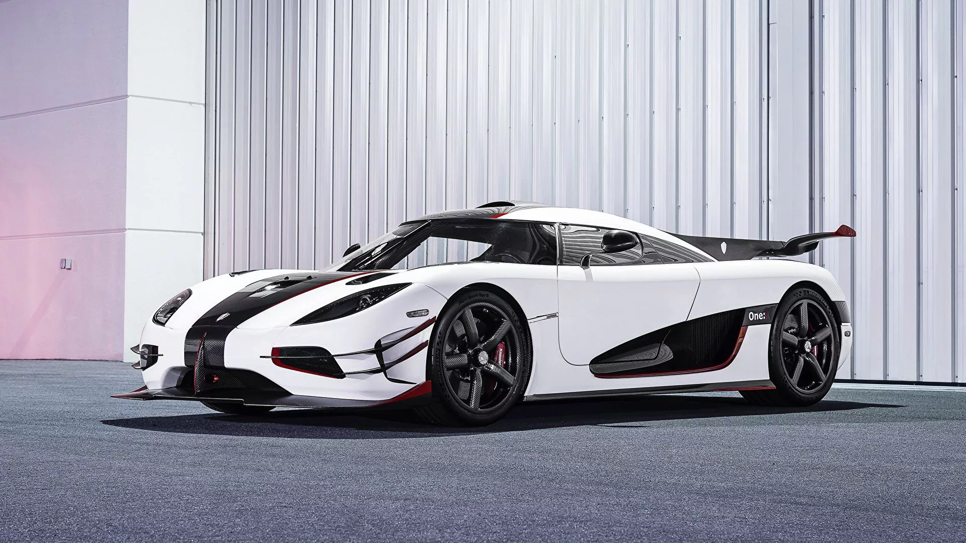 Desktop Wallpaper Koenigsegg One White