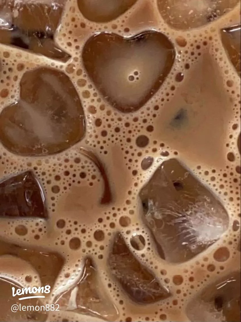 Clean girl wallpaper inspo