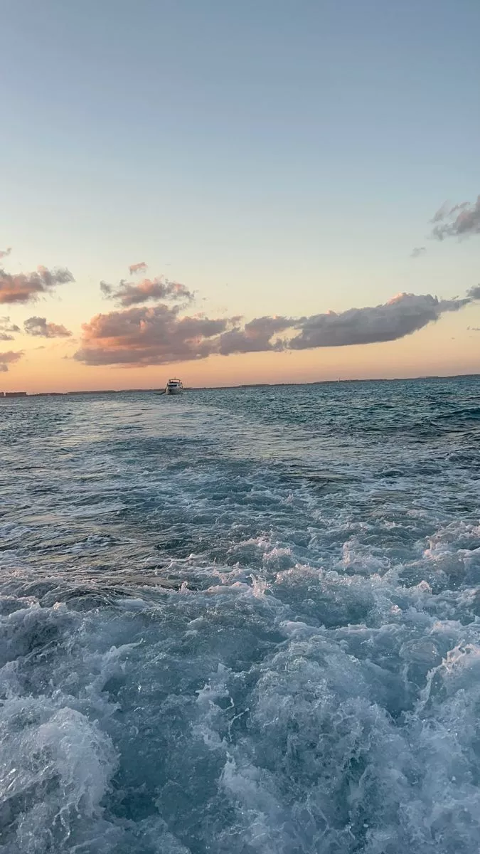 beach girl / aesthetic ocean / Mexico