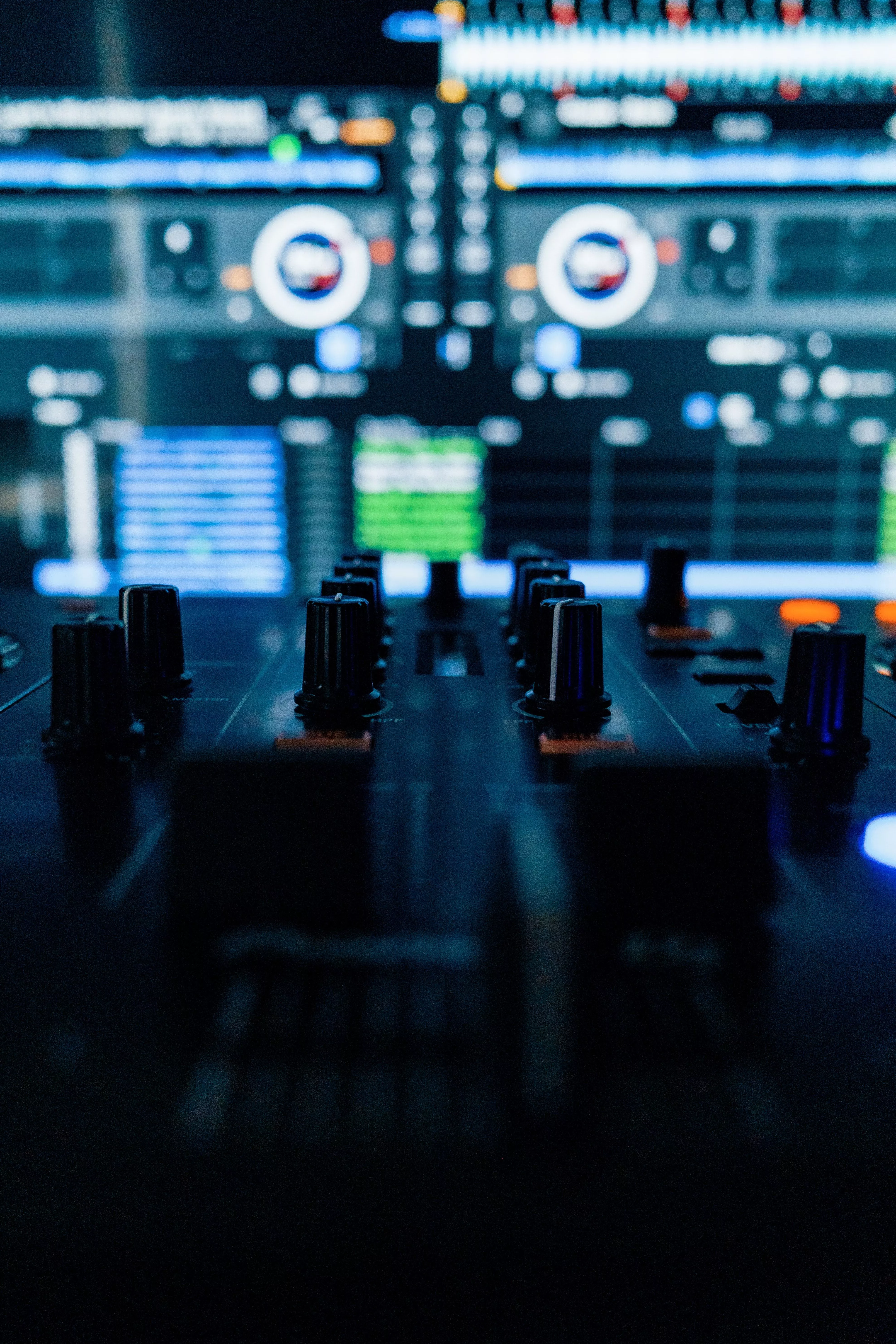 Download Dj wallpaper for mobile