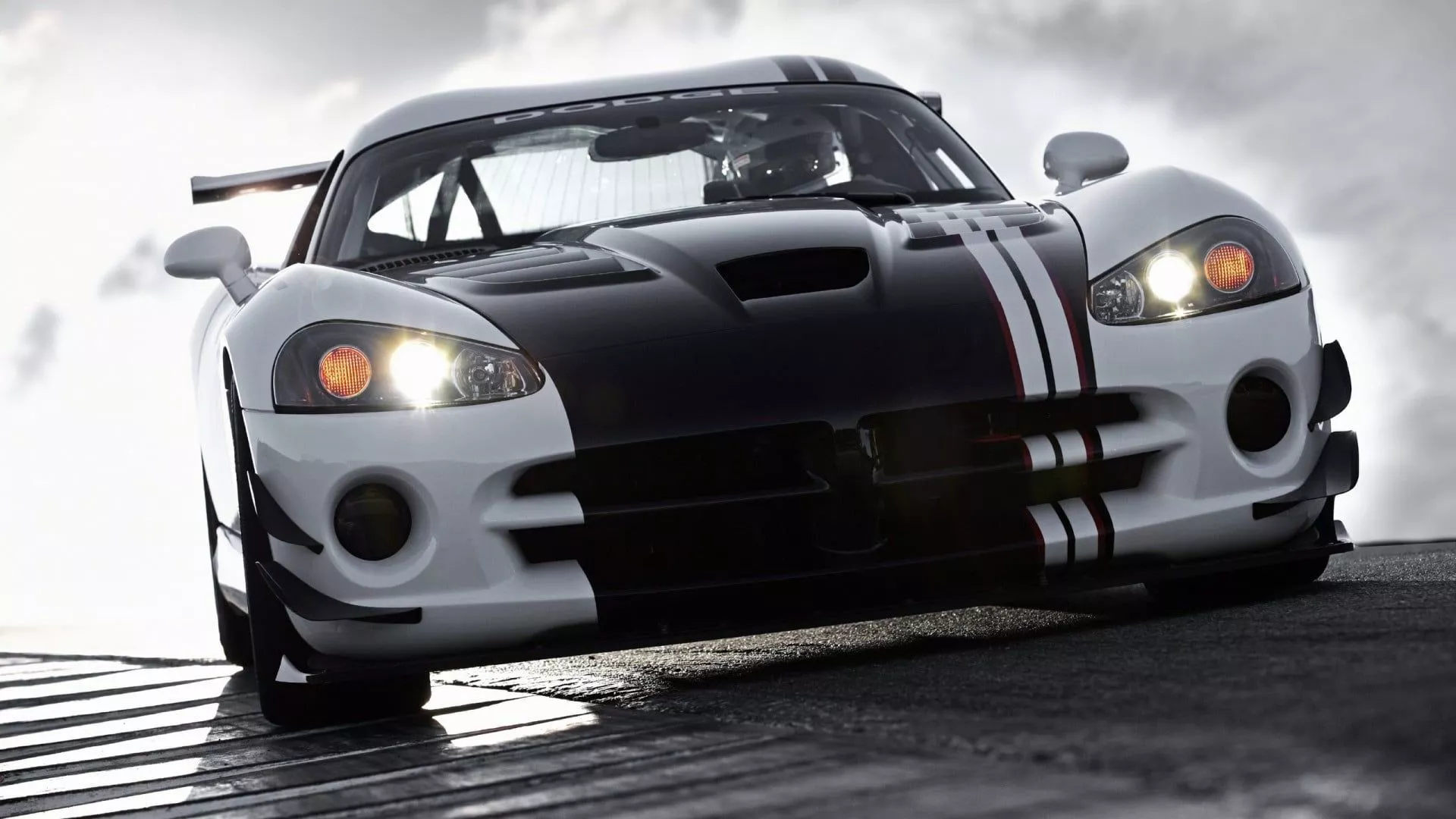 black Dodge Viper, SRT10, white