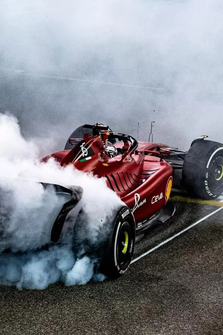 doing donuts, Scuderia Ferrari, 2022 F1
