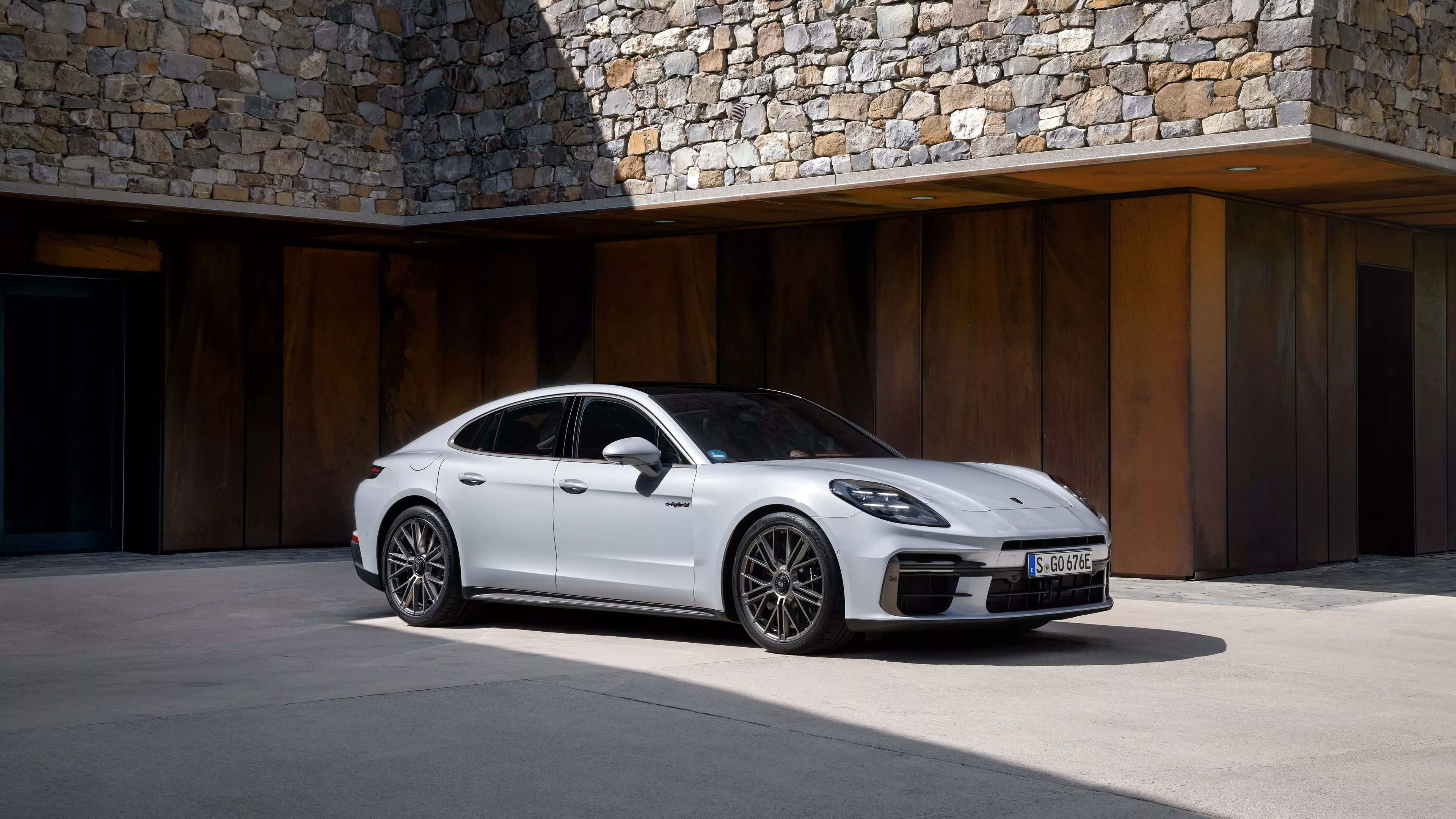 Porsche Panamera Turbo S E Hybrid 4K
