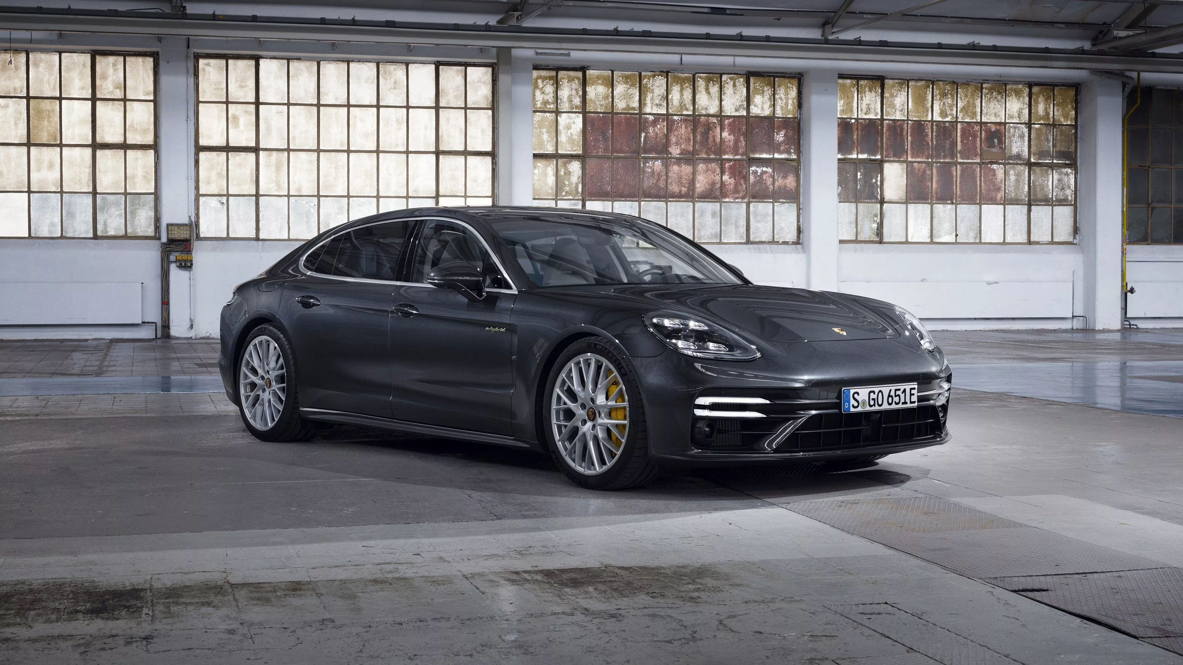 Black Porsche Panamera Turbo S E Hybrid