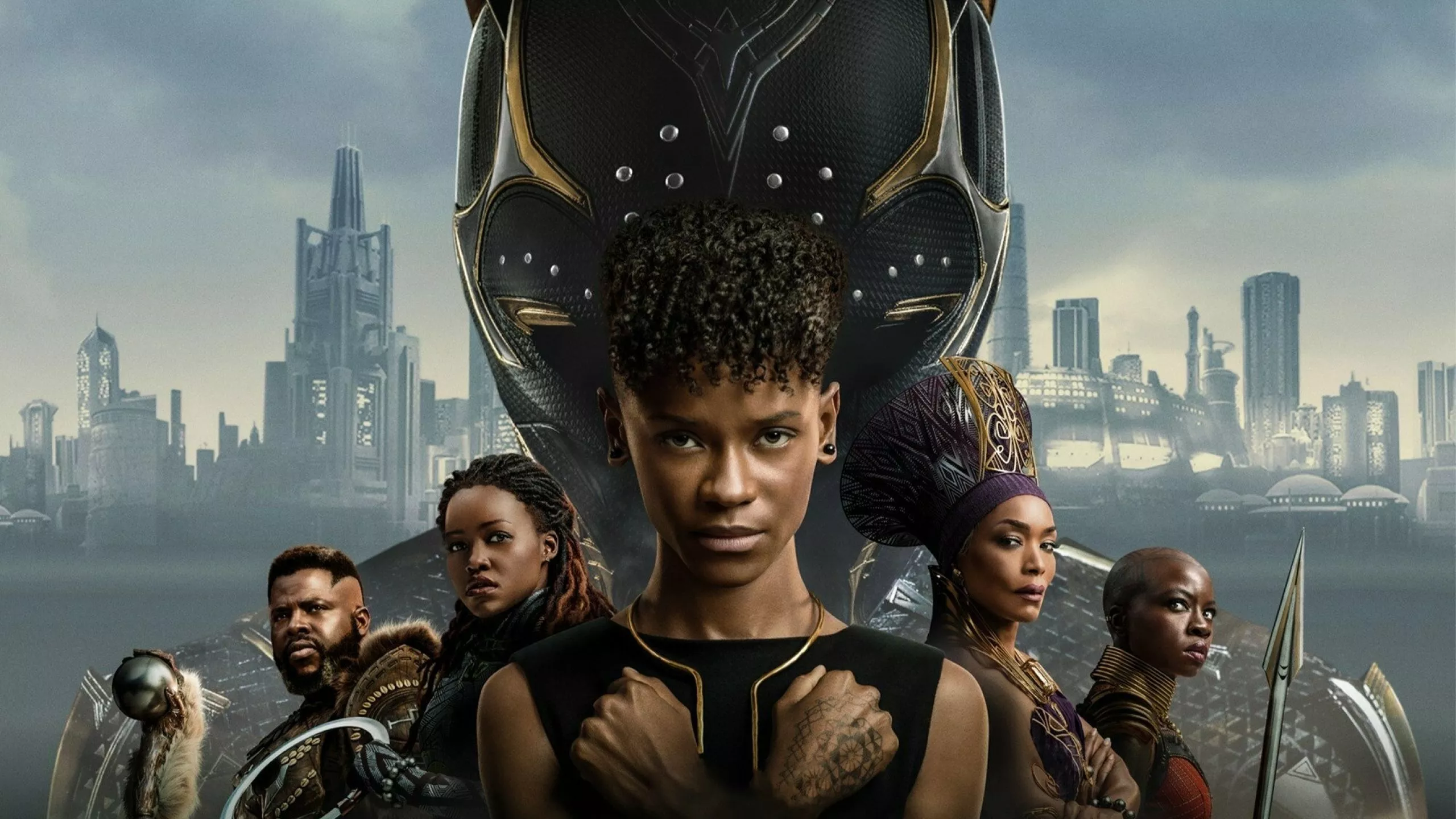 Tenoch Huerta Namor Angela Bassett
