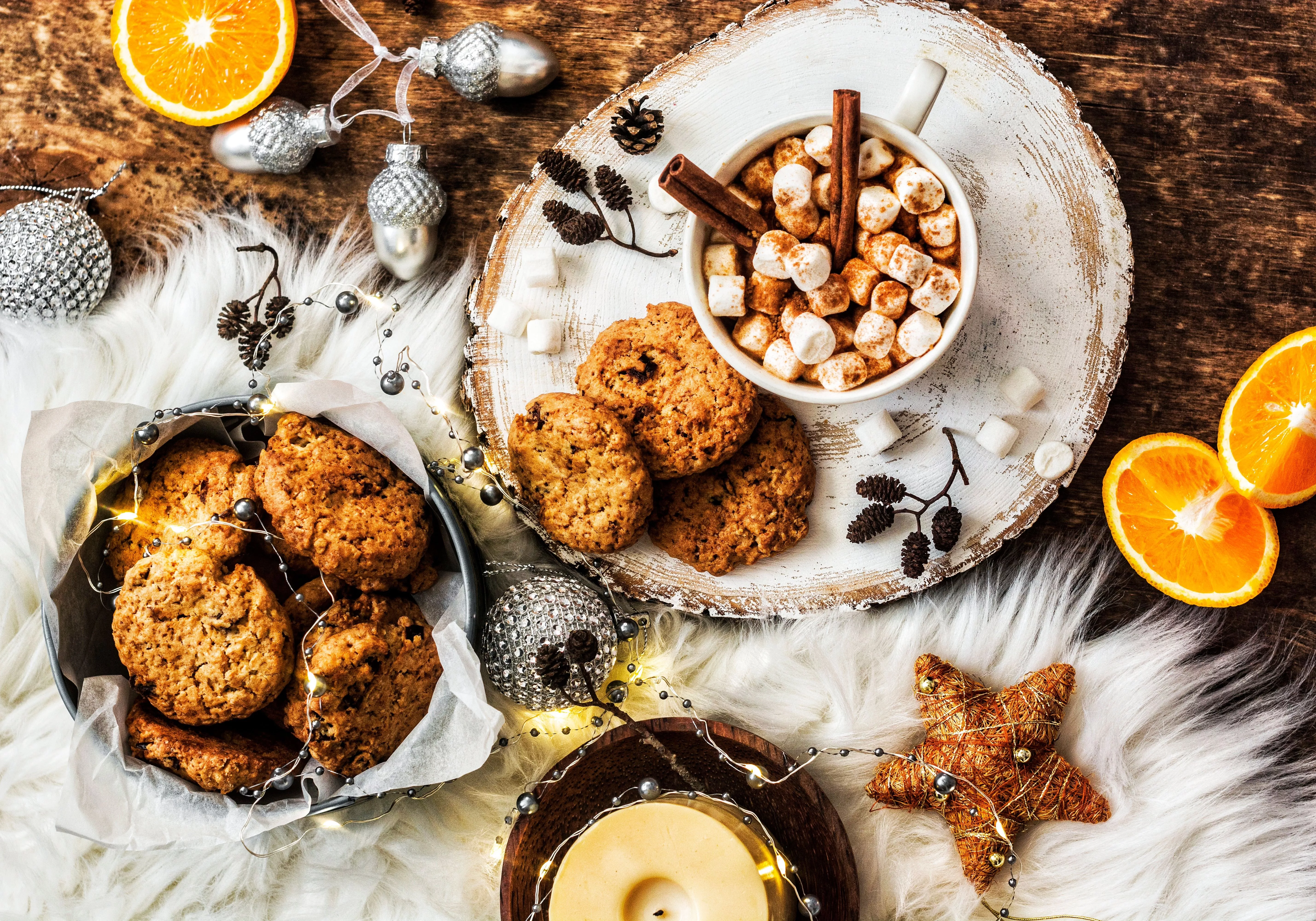 Wallpaper decoration, candle, oranges