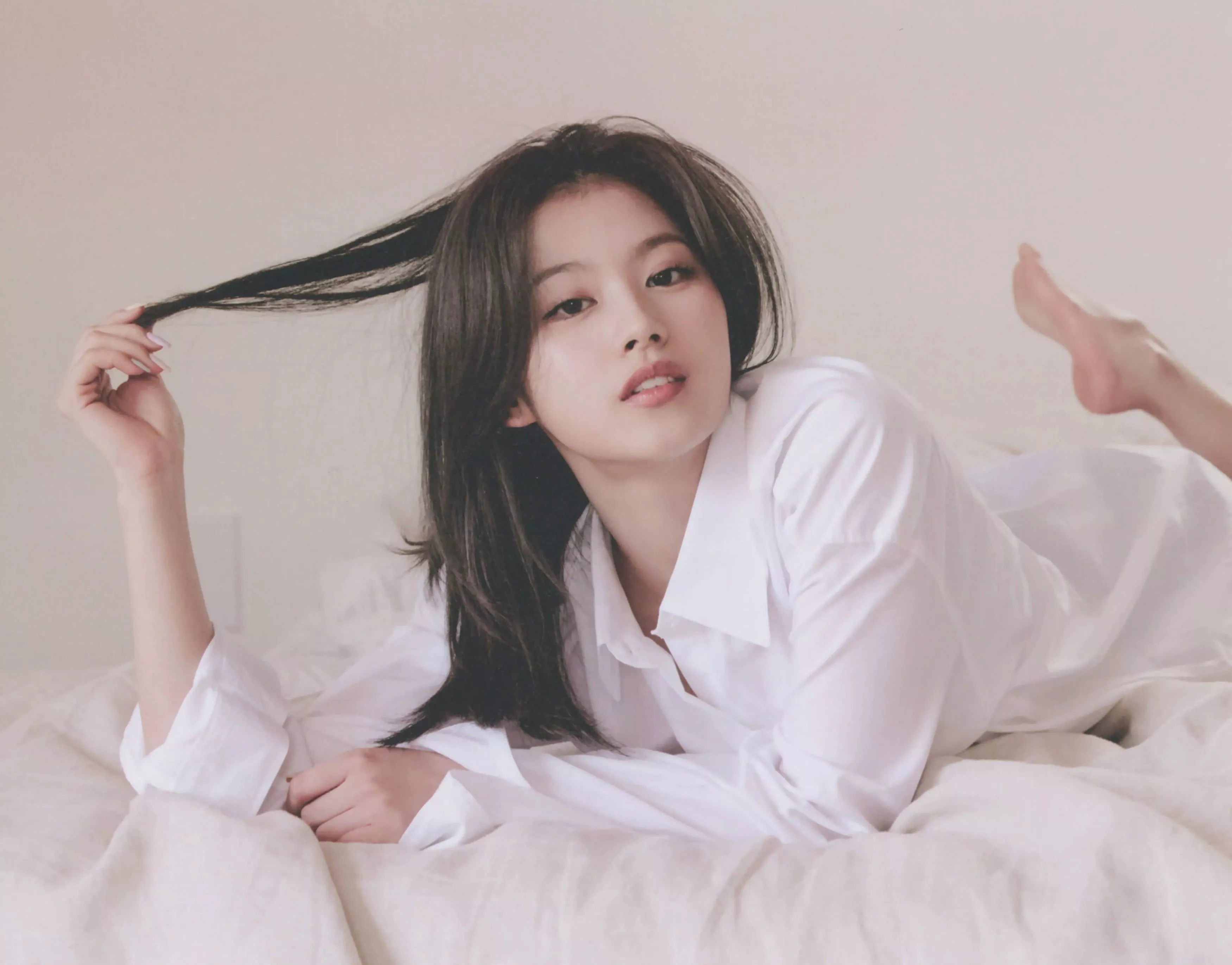 Twice Sana, barefoot, 2K, Minatozaki