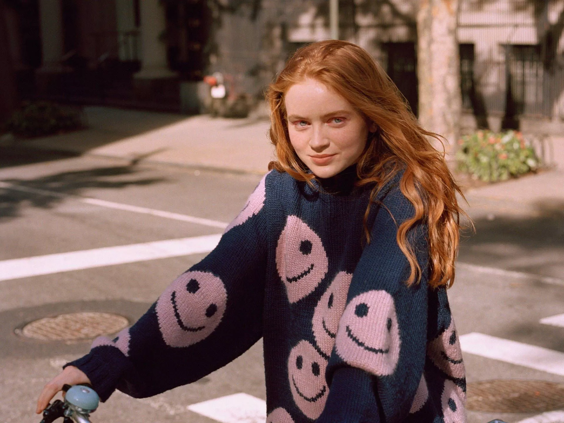 Download free Sadie Sink In Turtle Neck