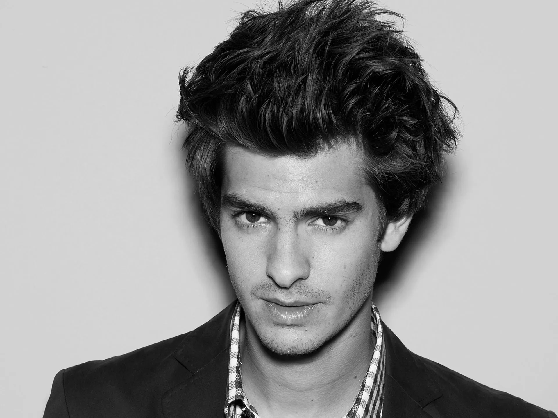 Celebrity Andrew Garfield HD Wallpaper