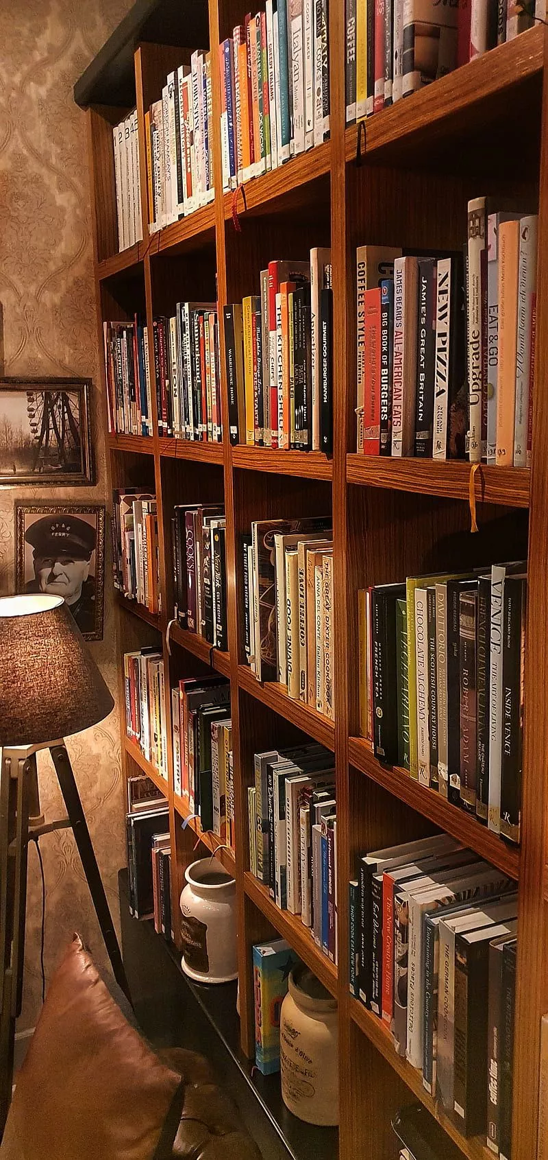 HD the old library wallpaper