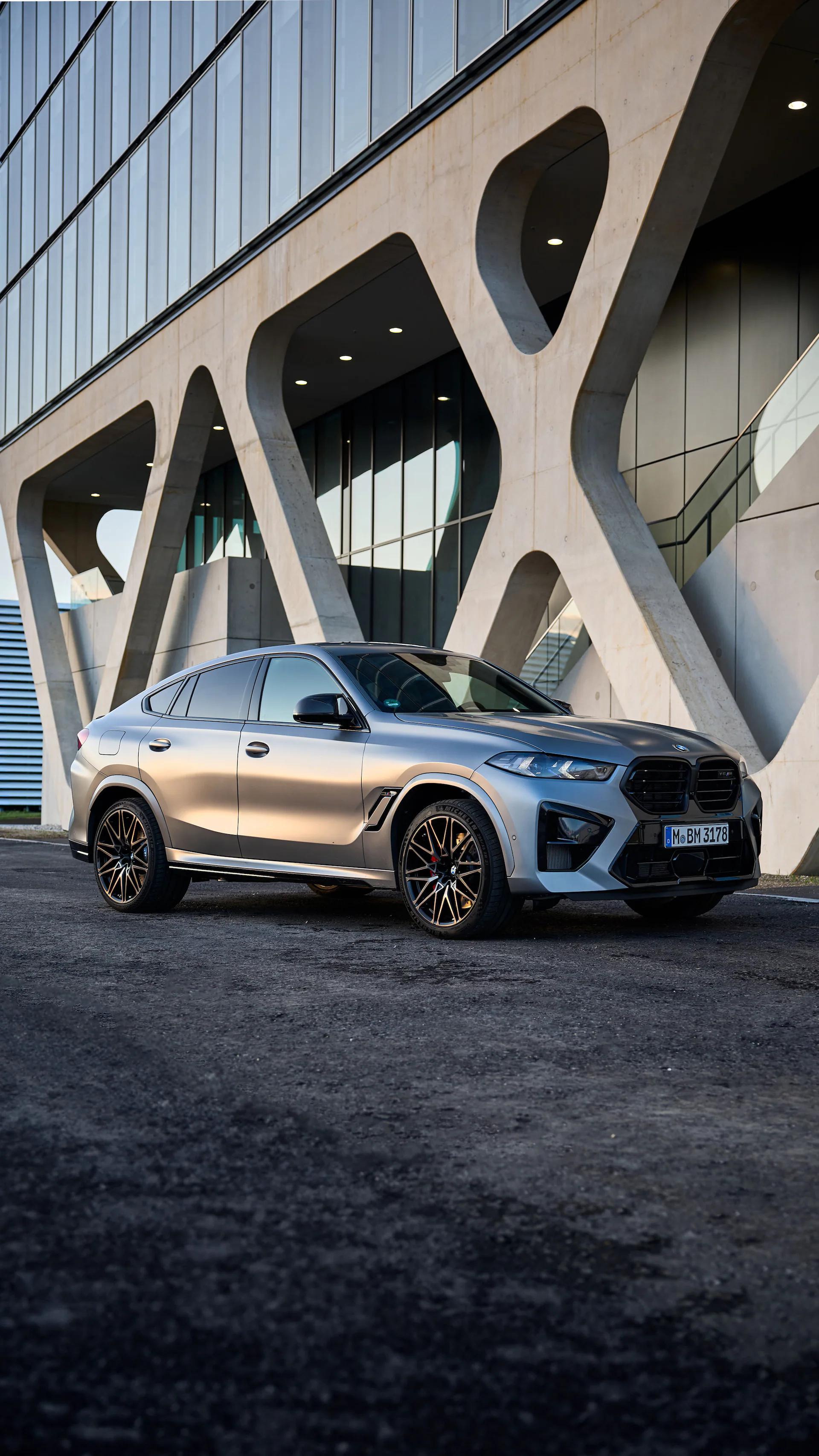 Exclusive: BMW wallpaper