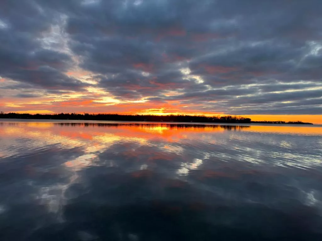 Charming Cottage on Lake Simcoe