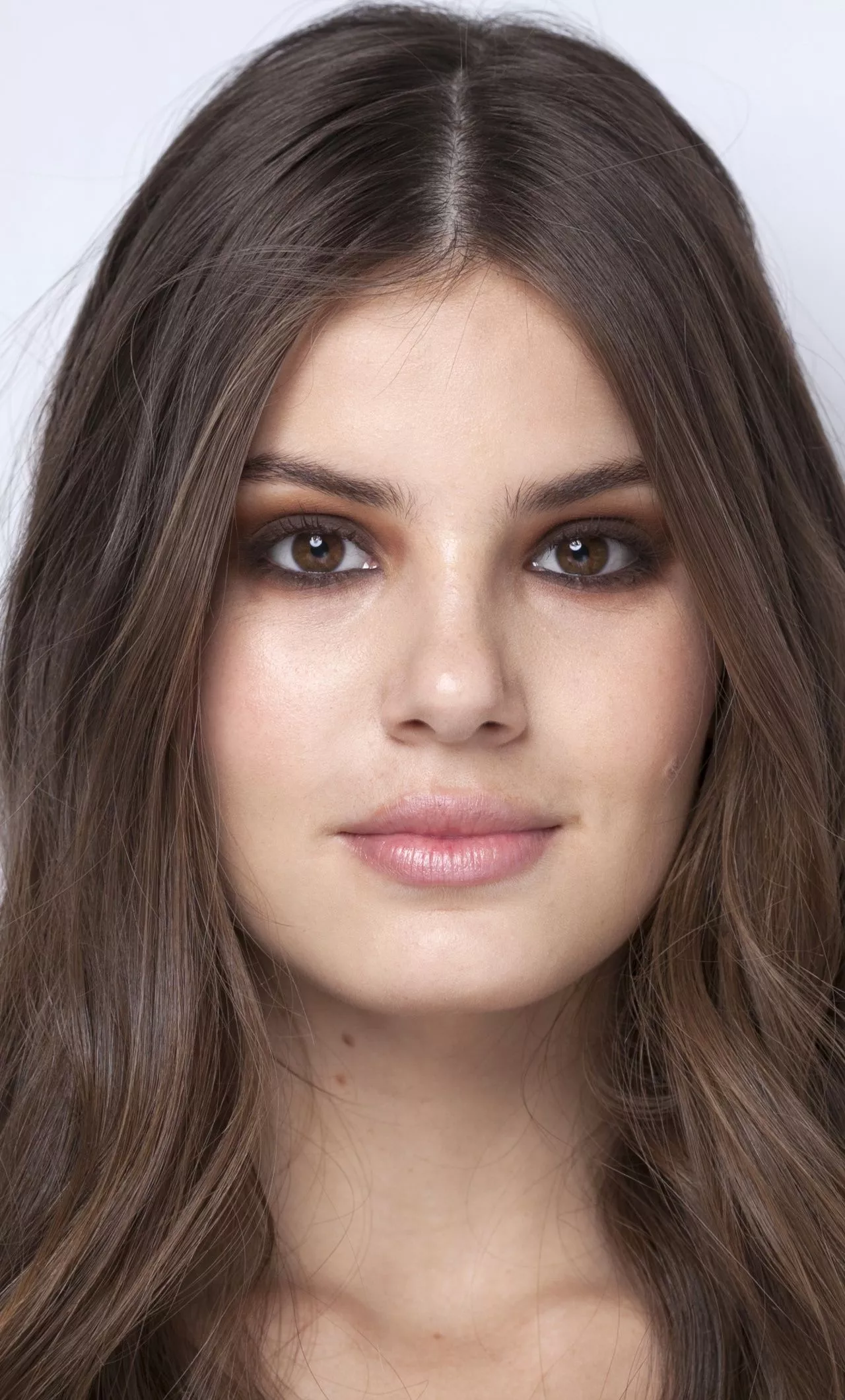 Camila Queiroz Face Closeup