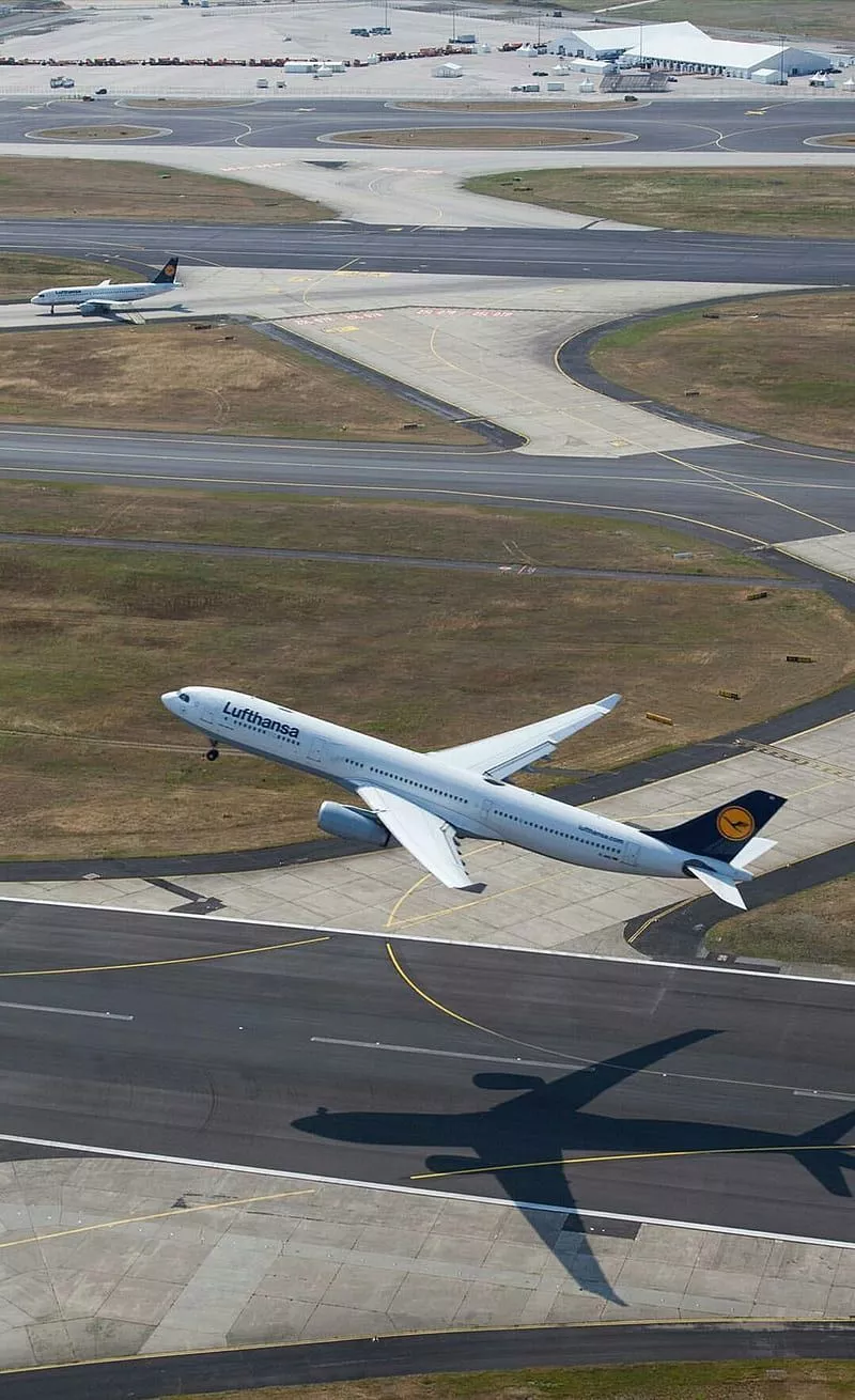 HD lufthansa wallpaper