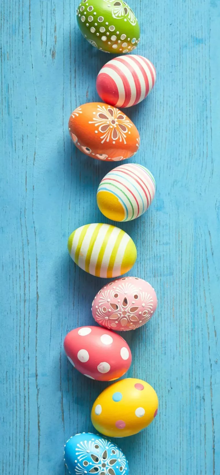 Colored Easter Eggs. LIVE Wallpaper