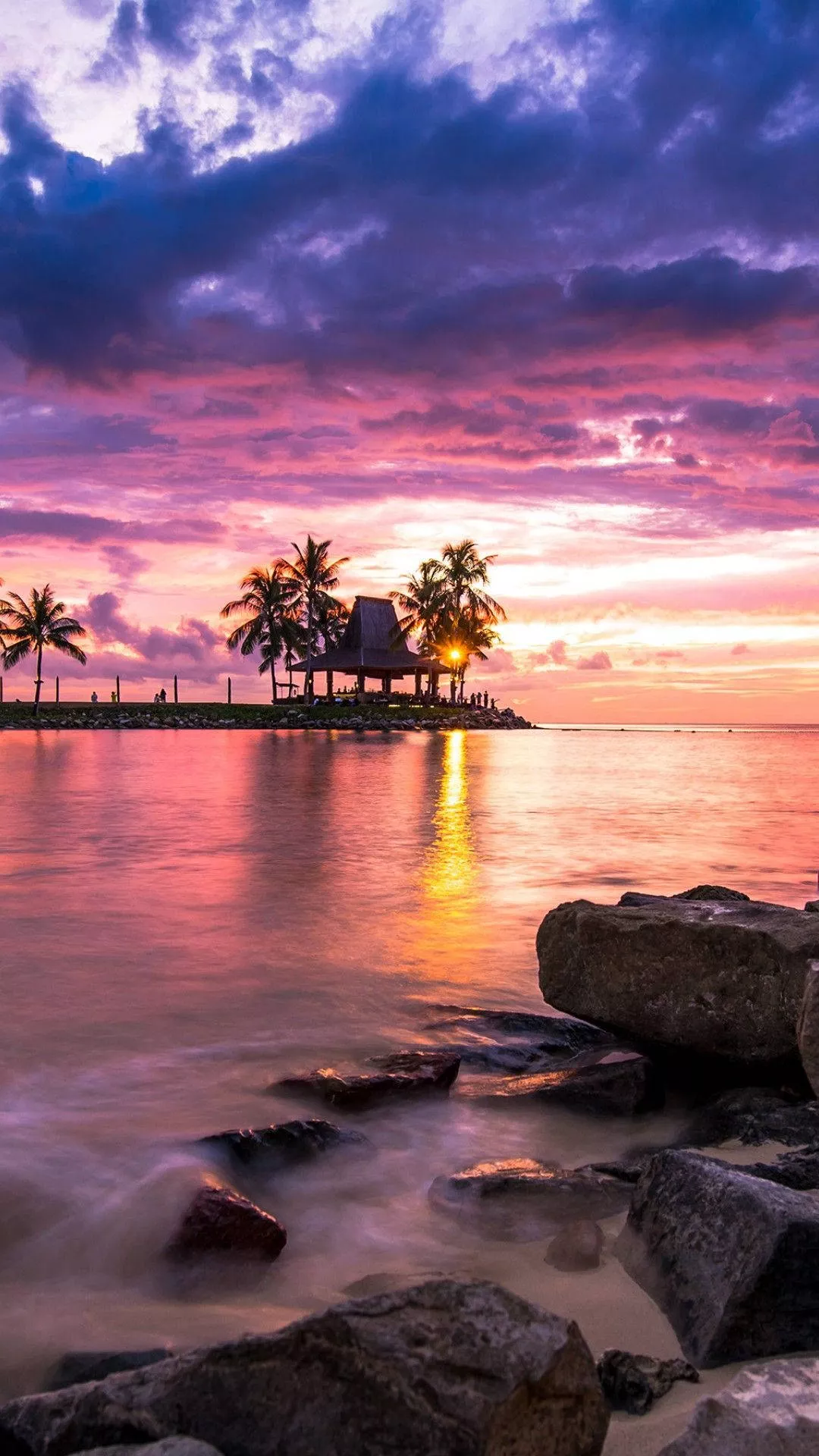 4k iPhone Small Beach Hut During Sunset
