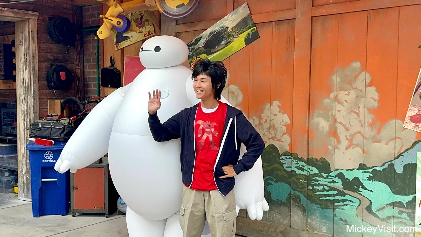 PHOTOS San Franskoyo Big Hero 6 Area