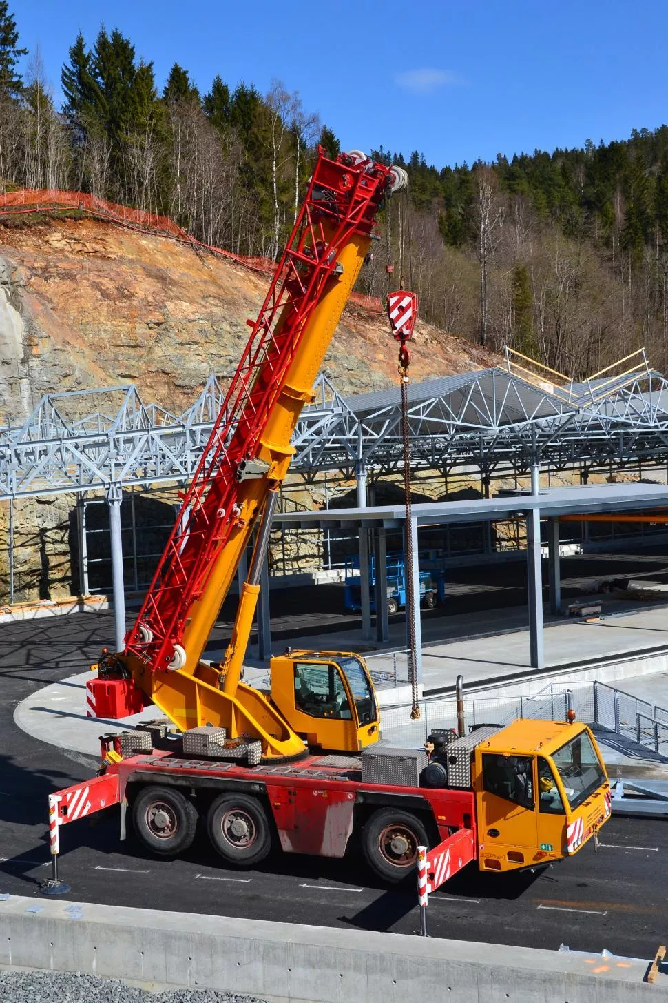 Free of Mobile crane