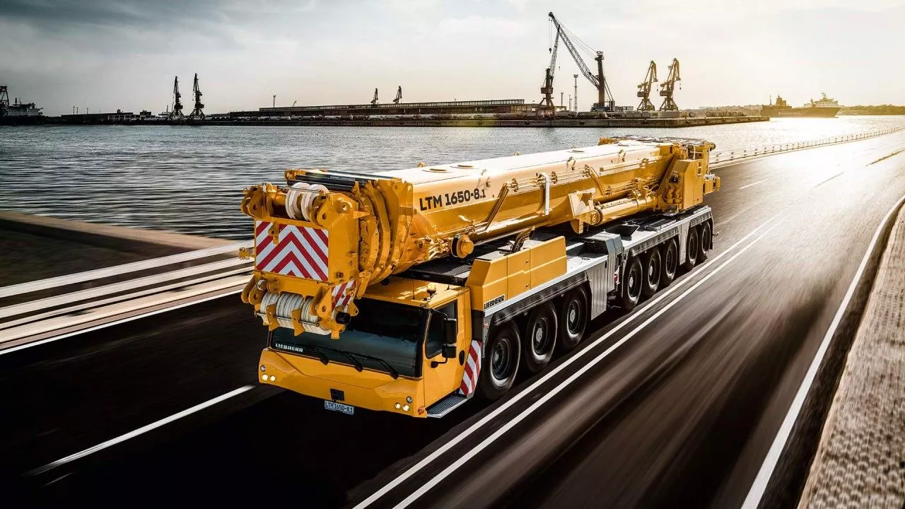 Mobile and crawler cranes