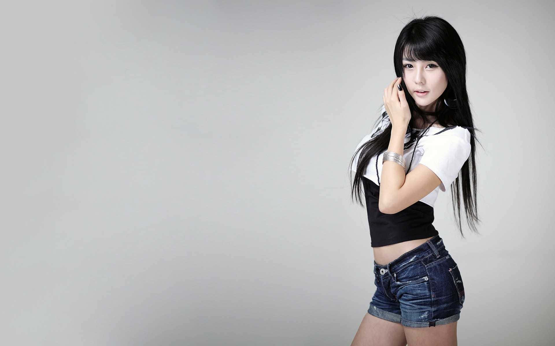 Cute Korean Race Queen Hwang Mi Hee