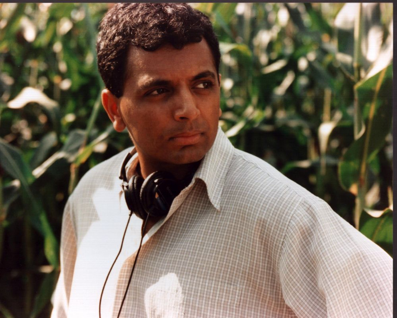 Night Shyamalan On Set Of Signs Photo