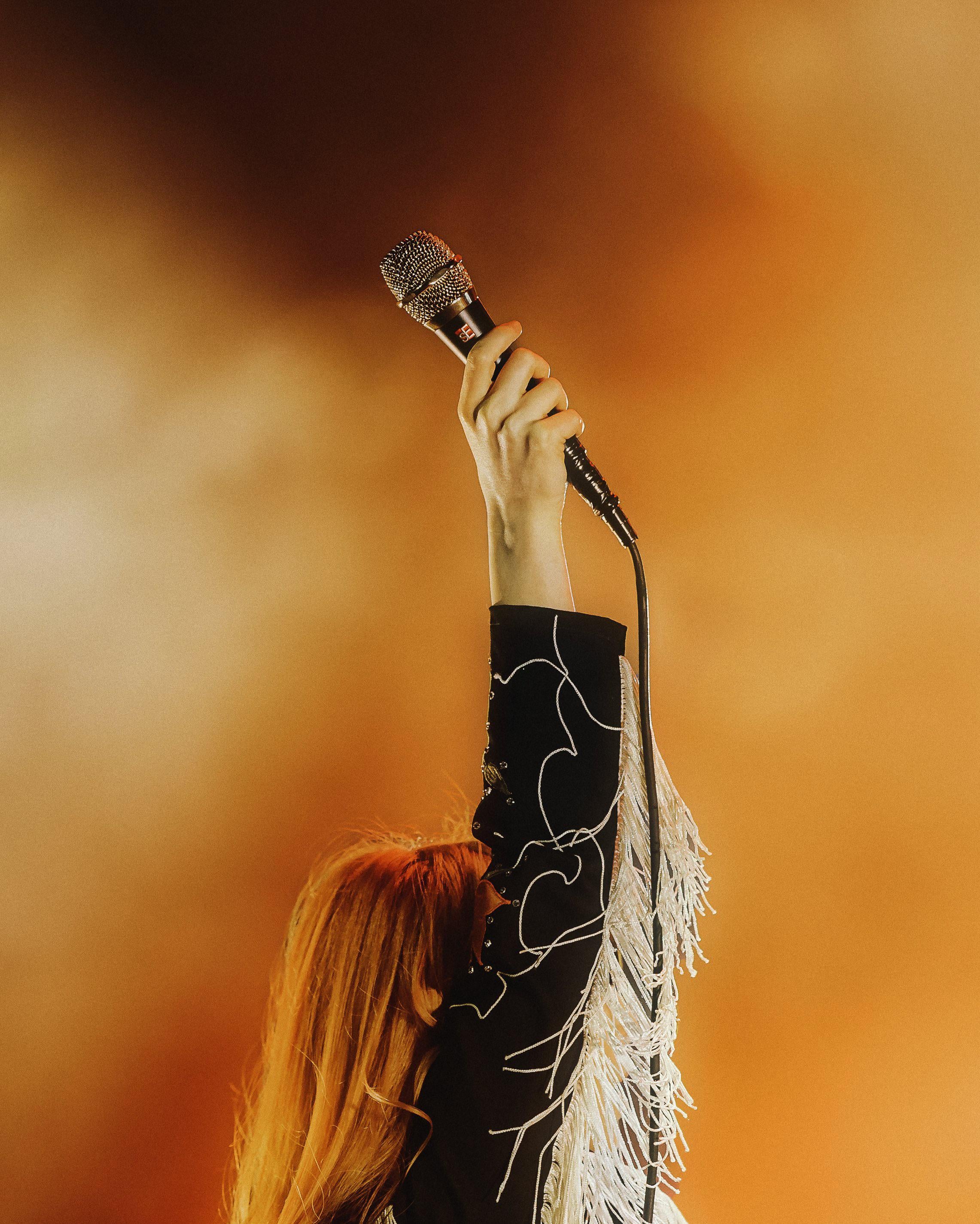 Any good recent Hayley picture for an