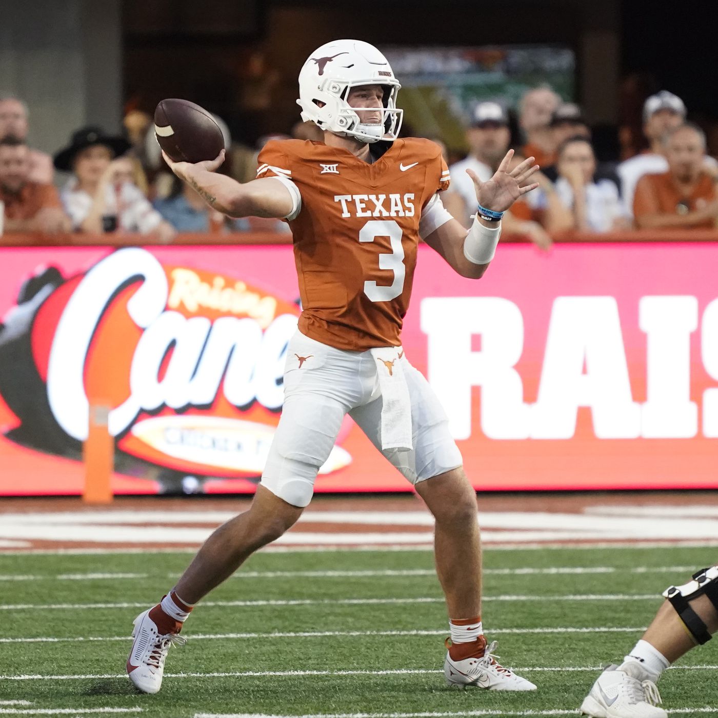 Texas QB Quinn Ewers still searching