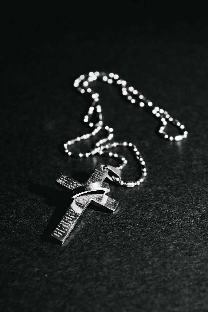 Download wallpaper 800x1200 cross