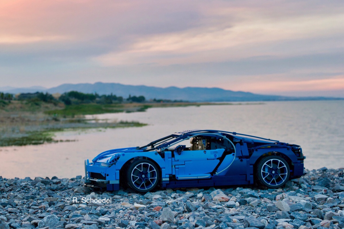 Bugatti Chiron clone of 42083