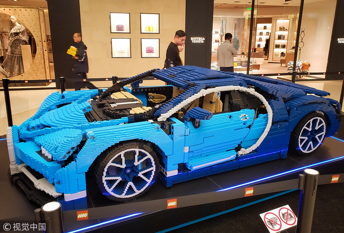 Lego replica of a Bugatti Chiron luxury