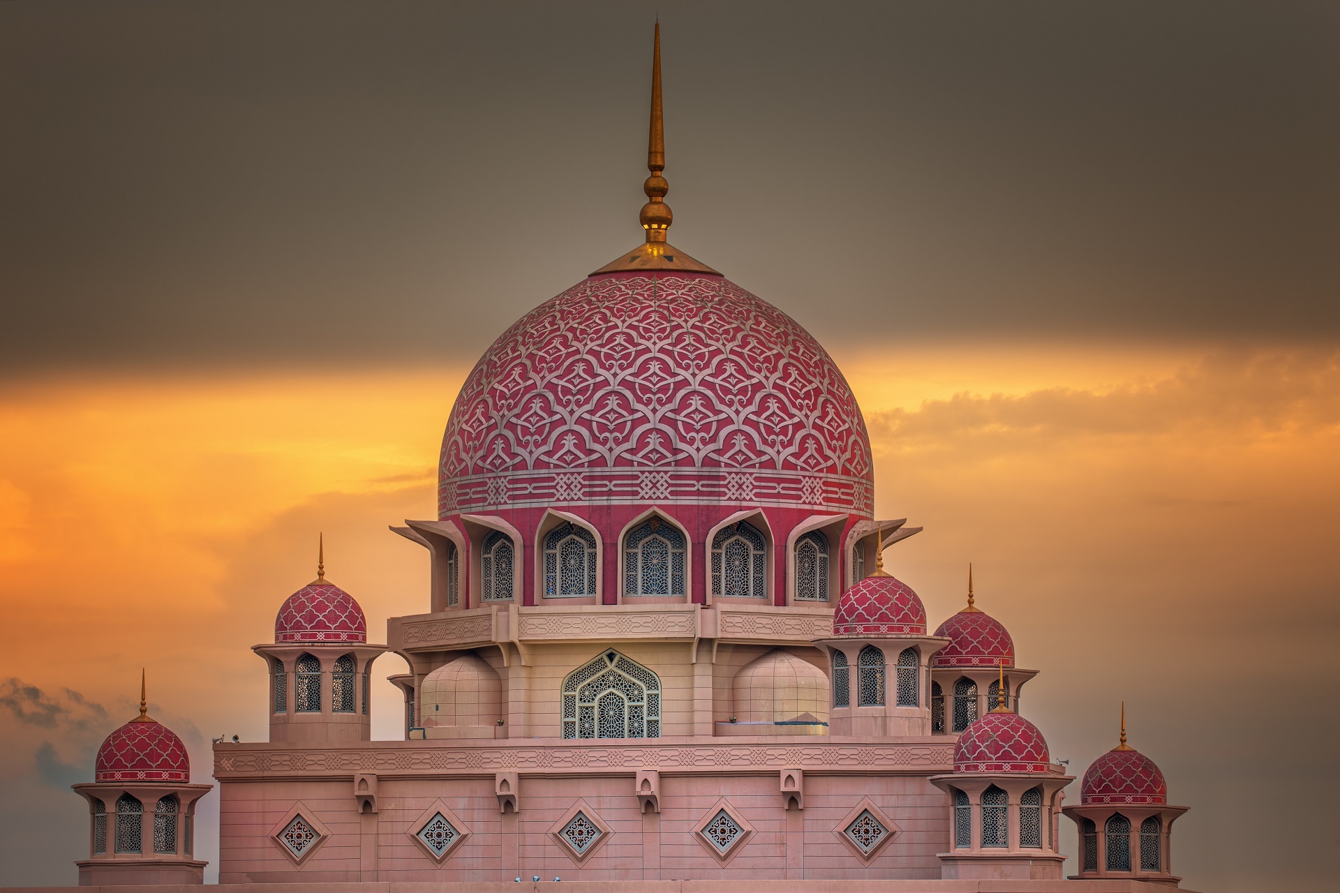 Religious Putrajaya Mosque HD Wallpaper
