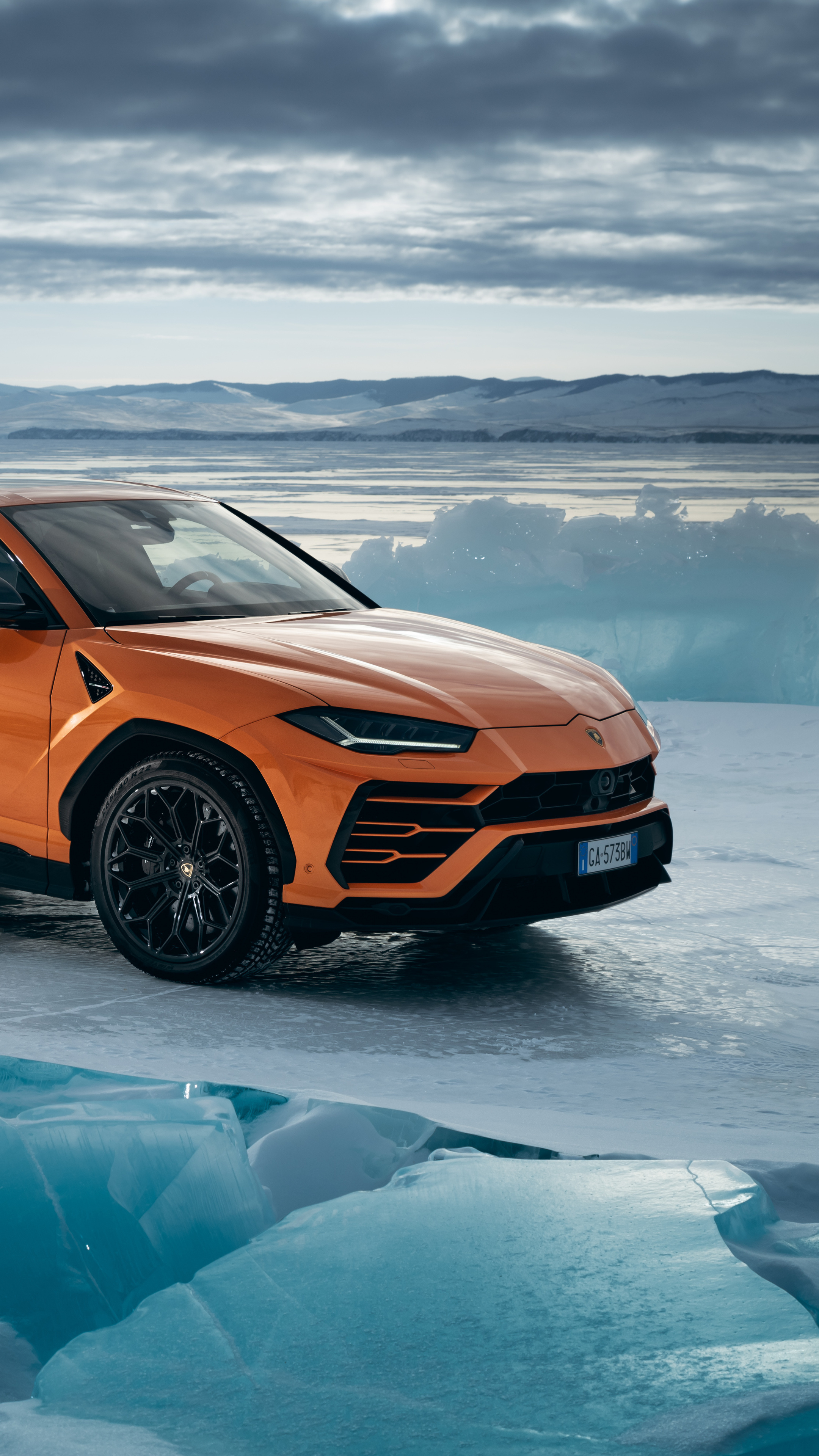 Lamborghini Urus Wallpaper