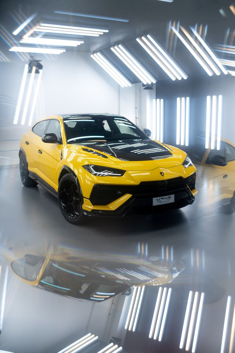 2023 Lamborghini Urus Performante