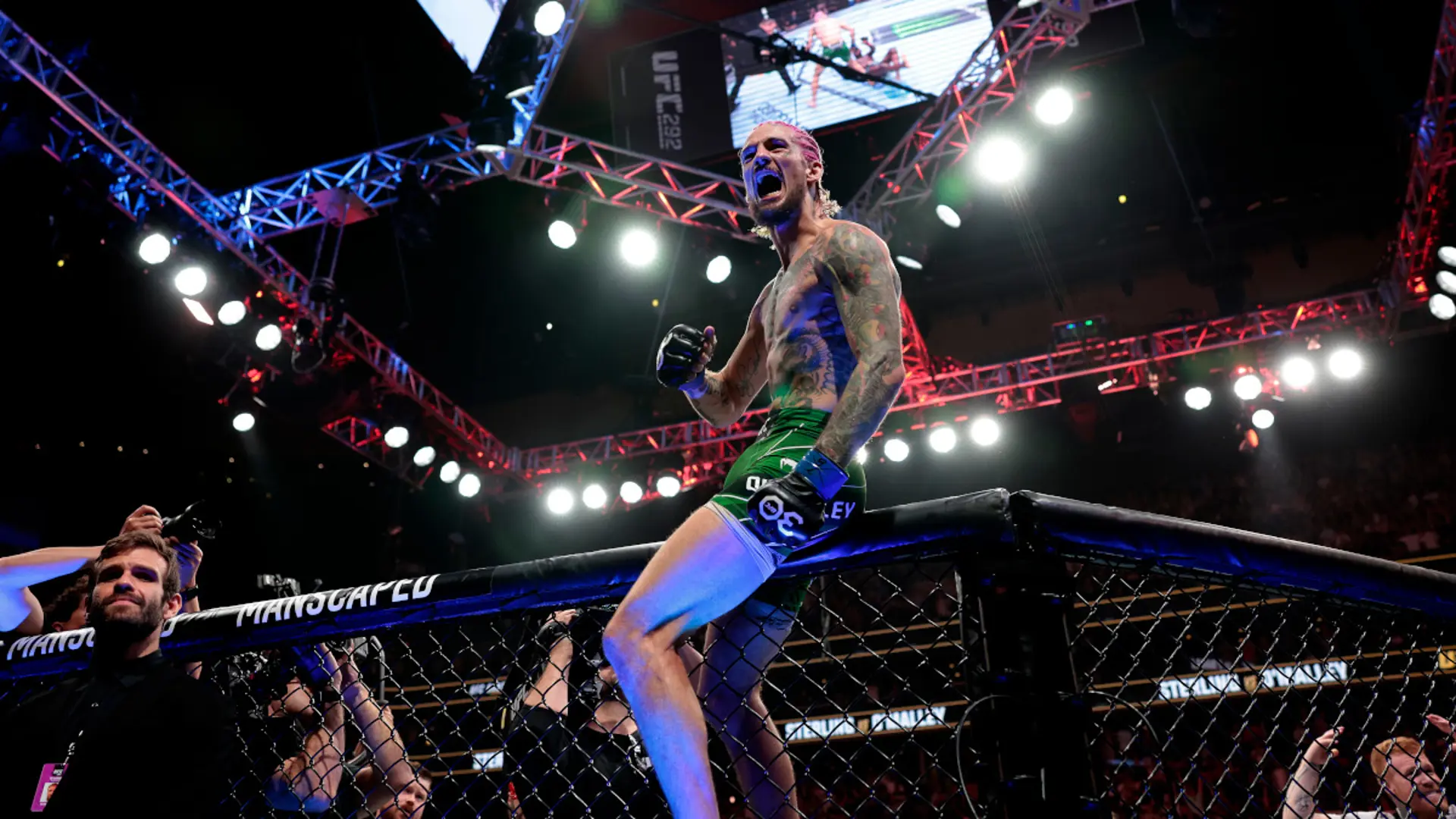 Suga' faces 'The Machine' at Noche UFC