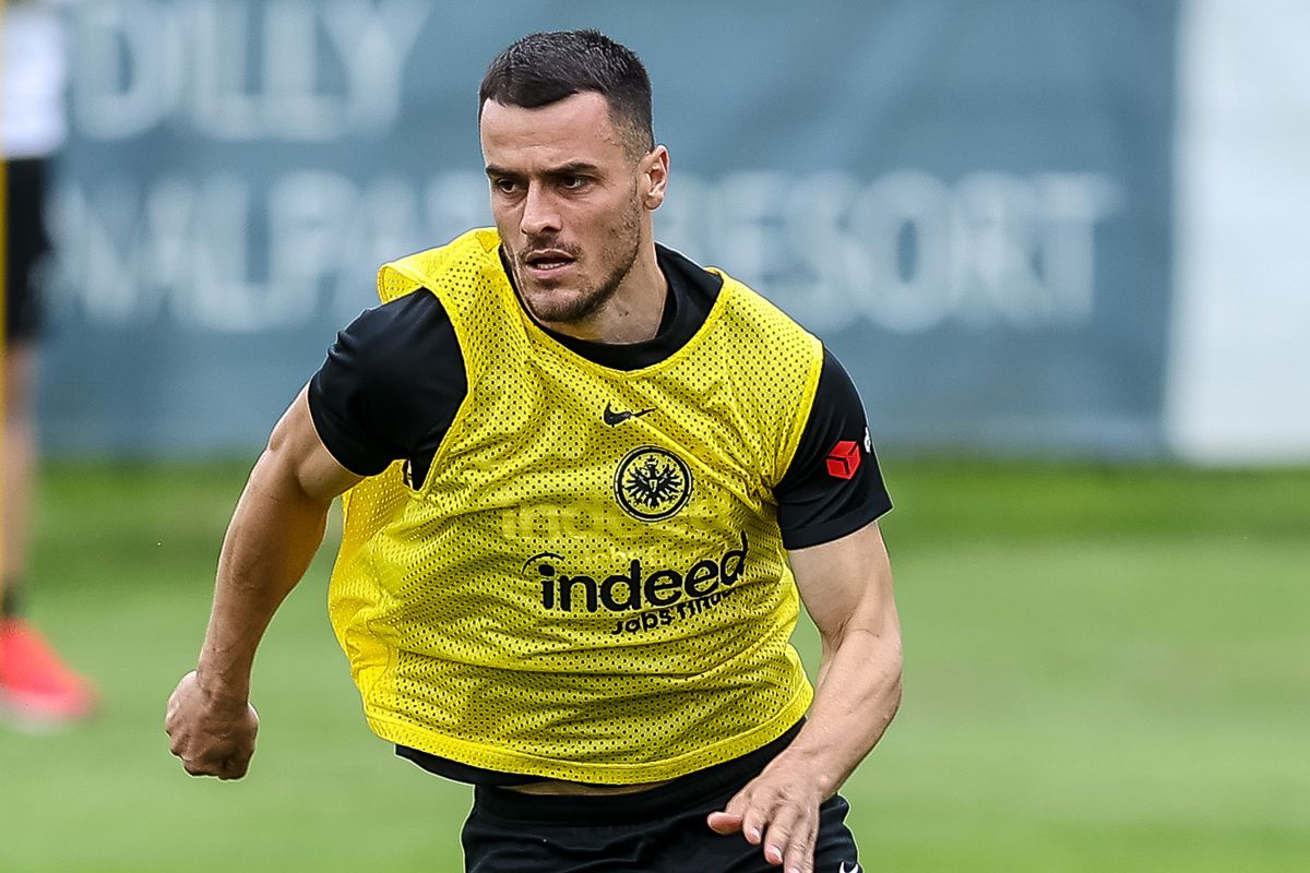 Juventus hoping to close Filip Kostic