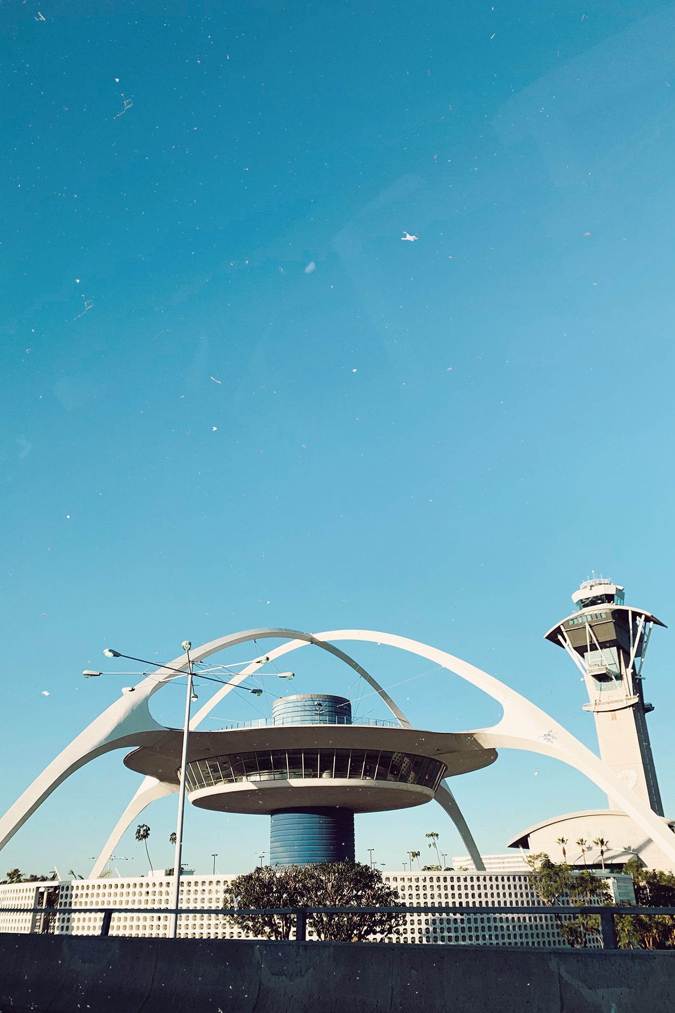 LAX AIRPORT TIPS FOR BEGINNERS