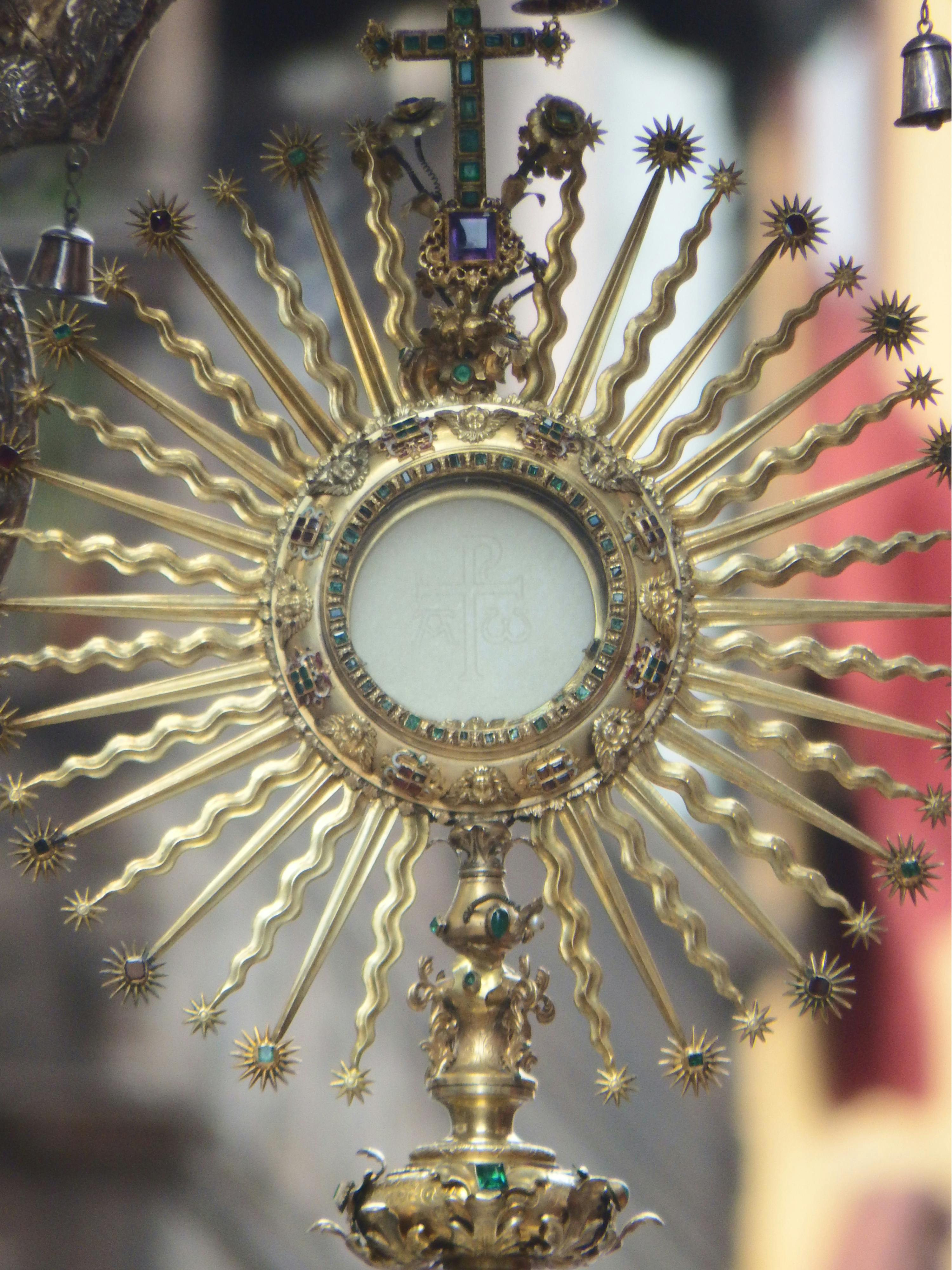 Monstrance & HD Image