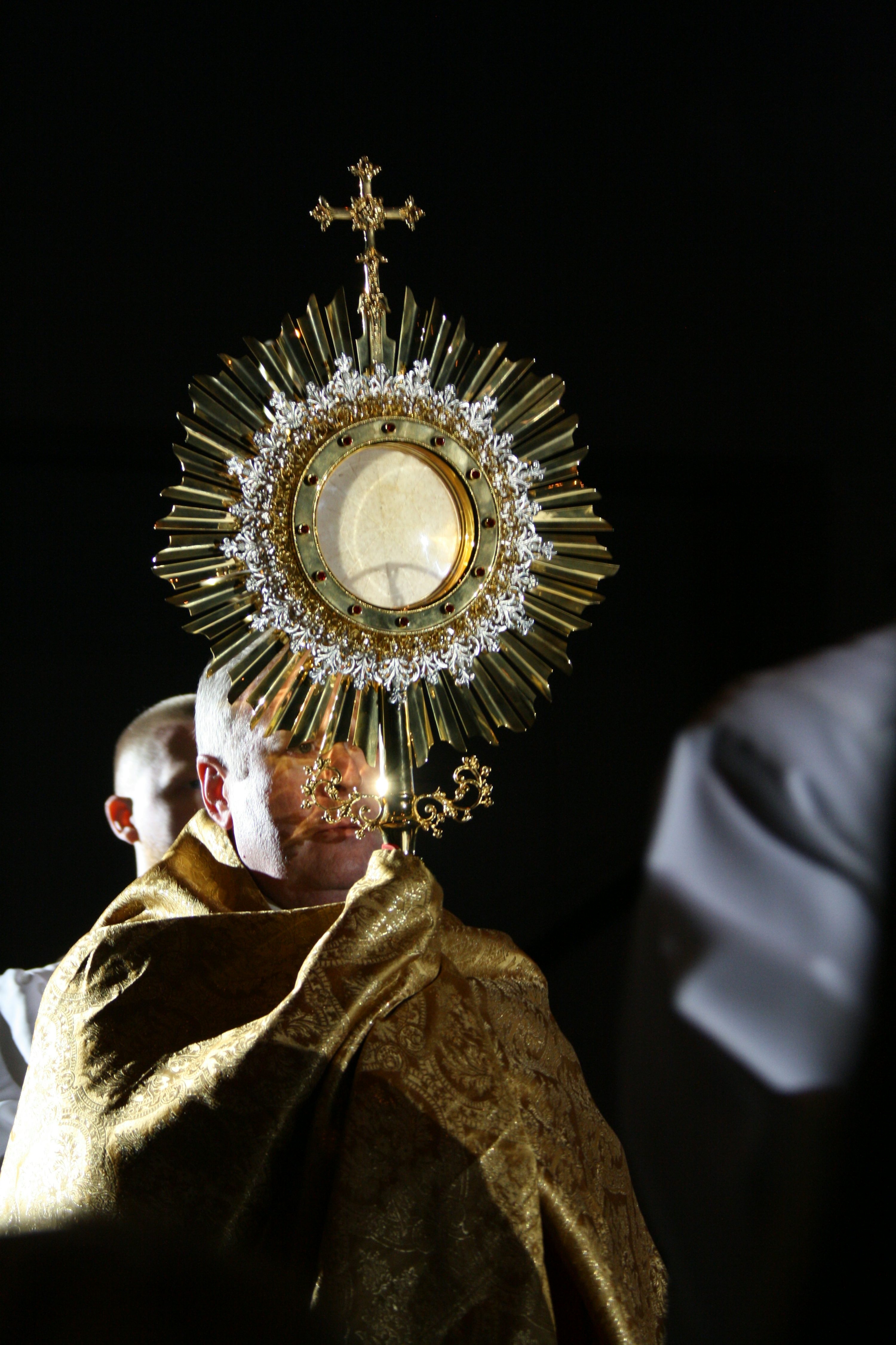 45,Monstrance Picture. Download