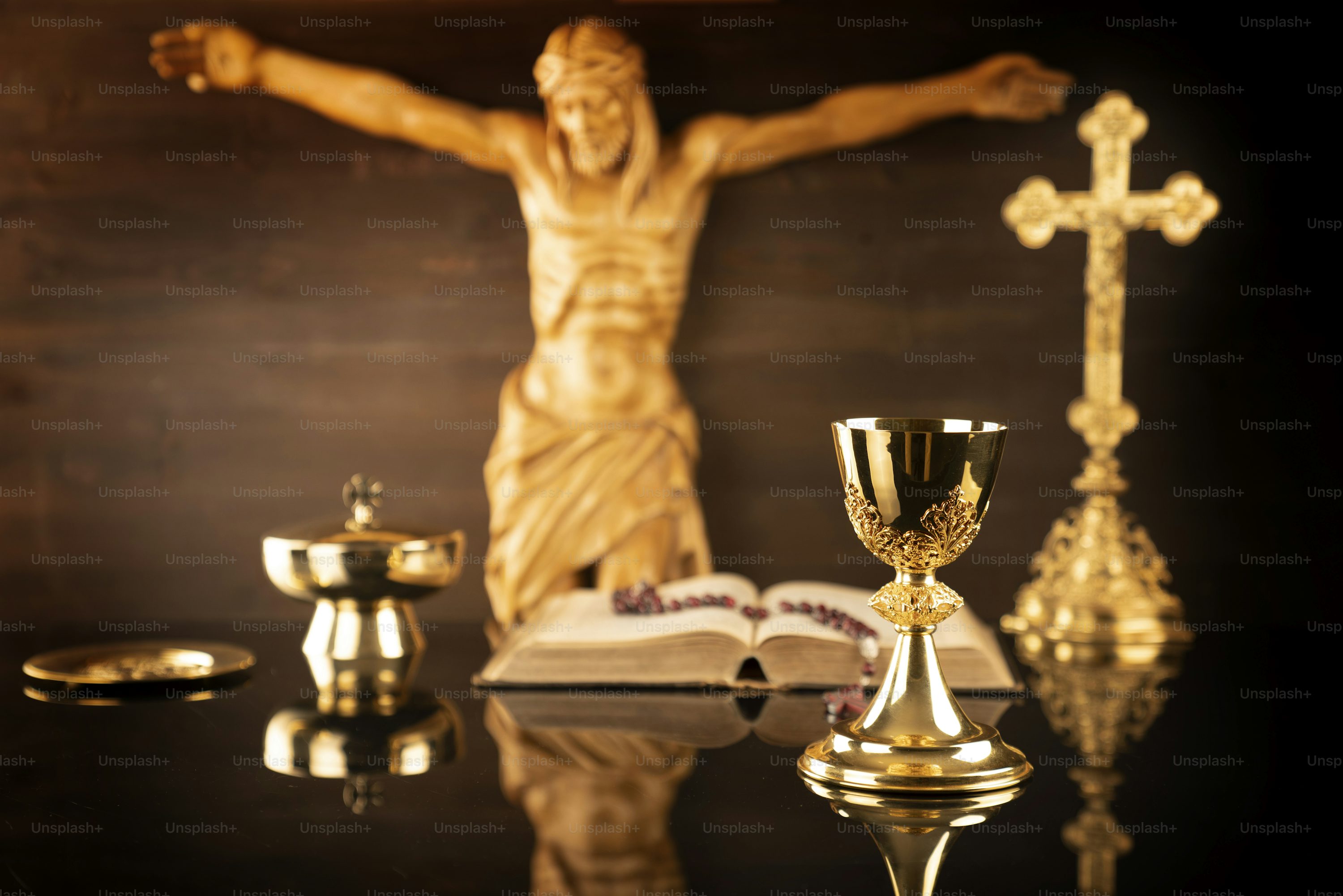 45,Monstrance Picture. Download