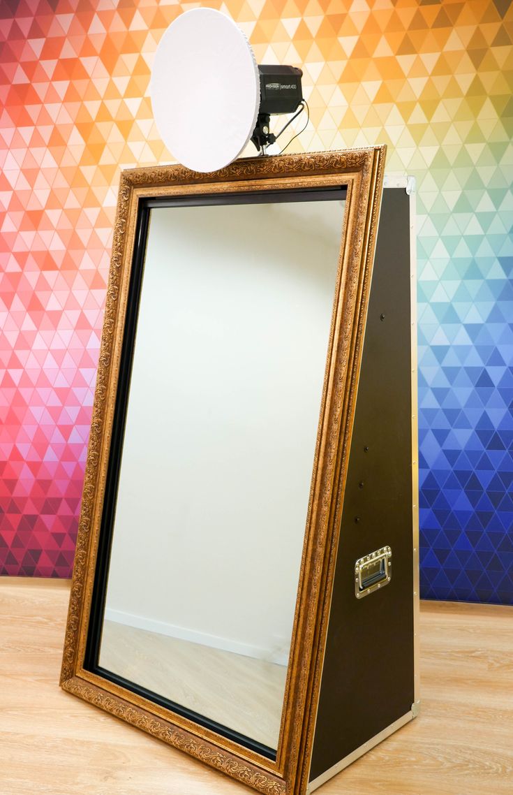 Mirror photo booth, Mirror booth