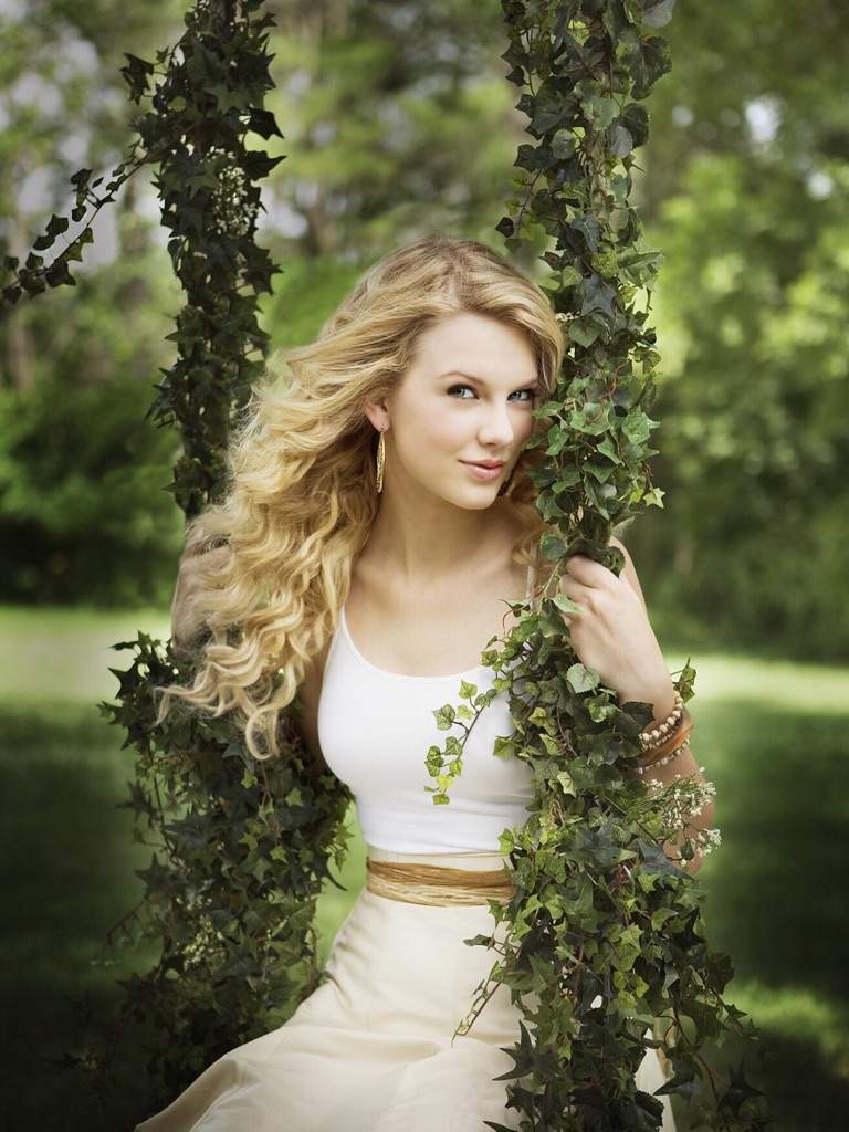 Taylor Swift Wallpaper for iPad Air