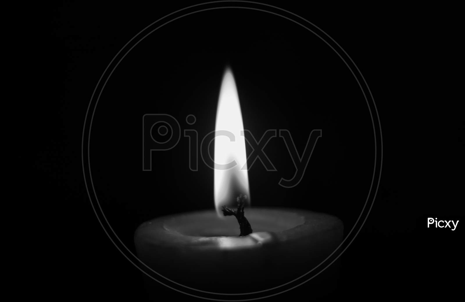 lighting candles, Burning candle