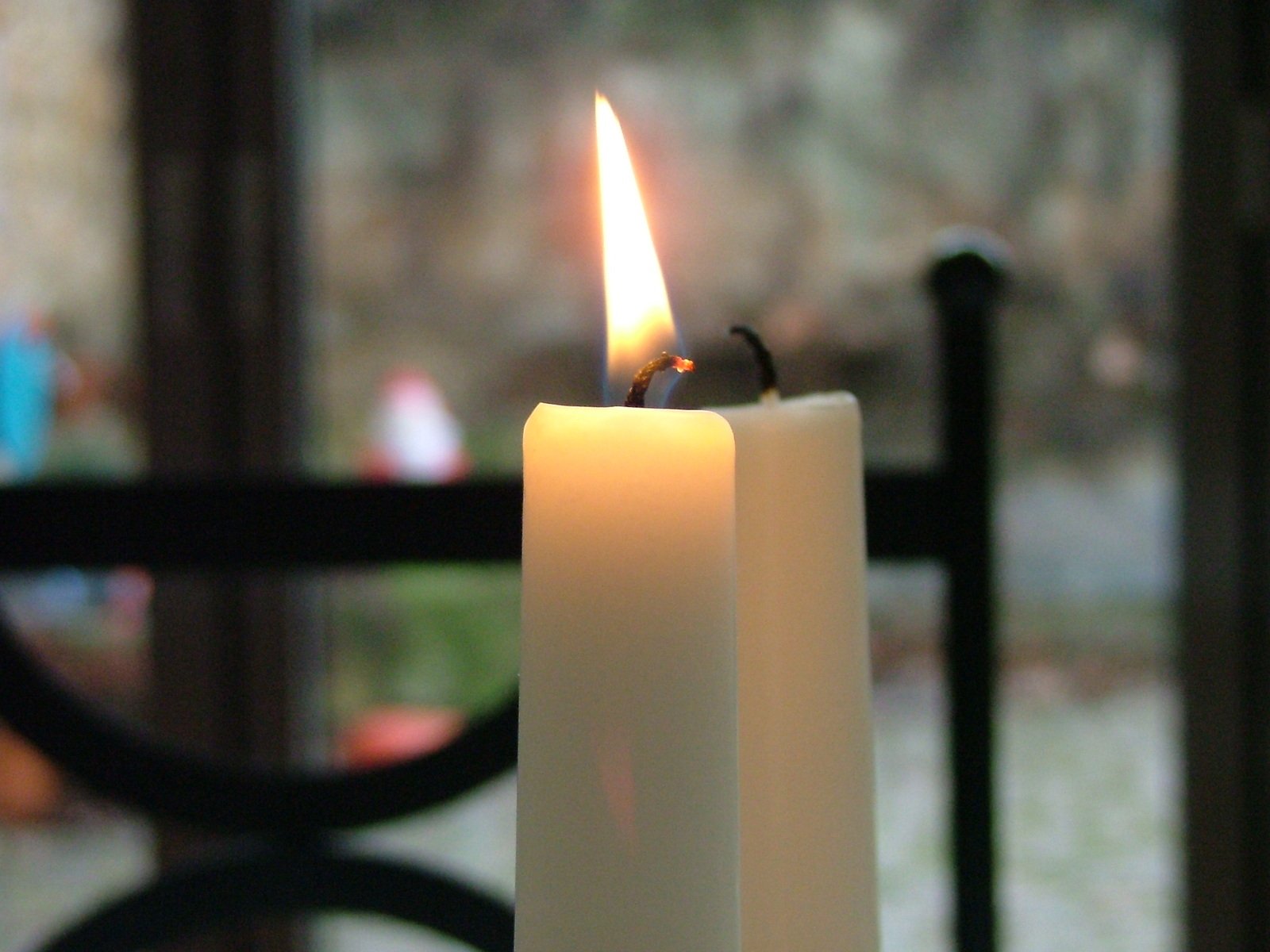 burning candle & Picture