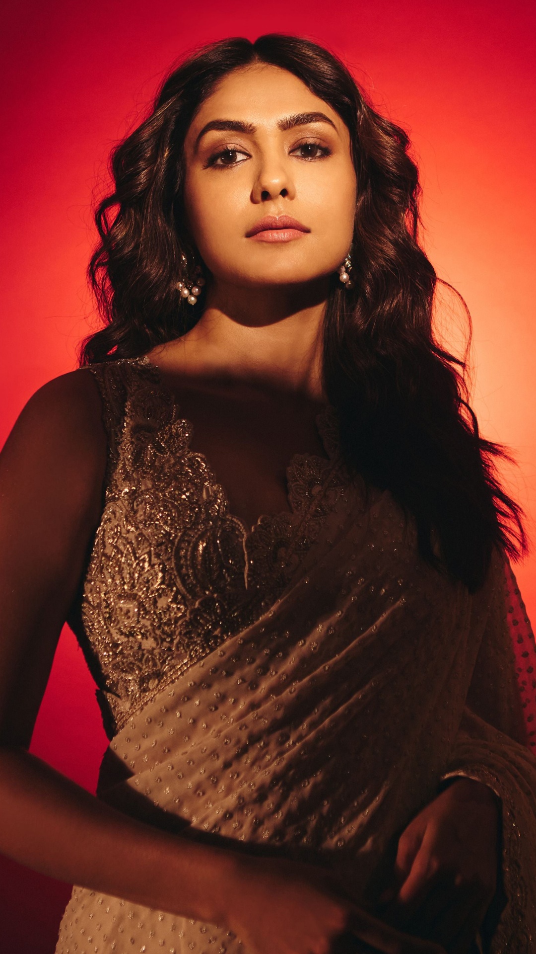 Mrunal Thakur Wallpaper 4K, Saree, 5K