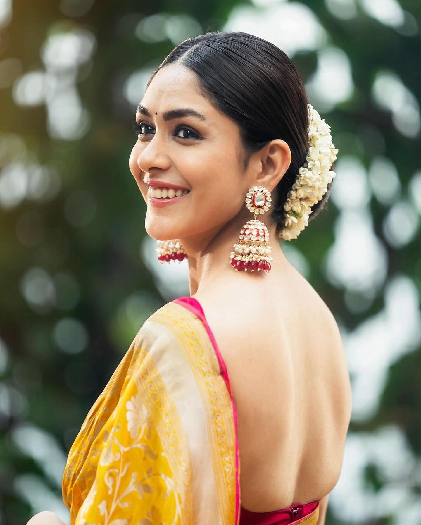 Mrunal Thakur Traditional Look