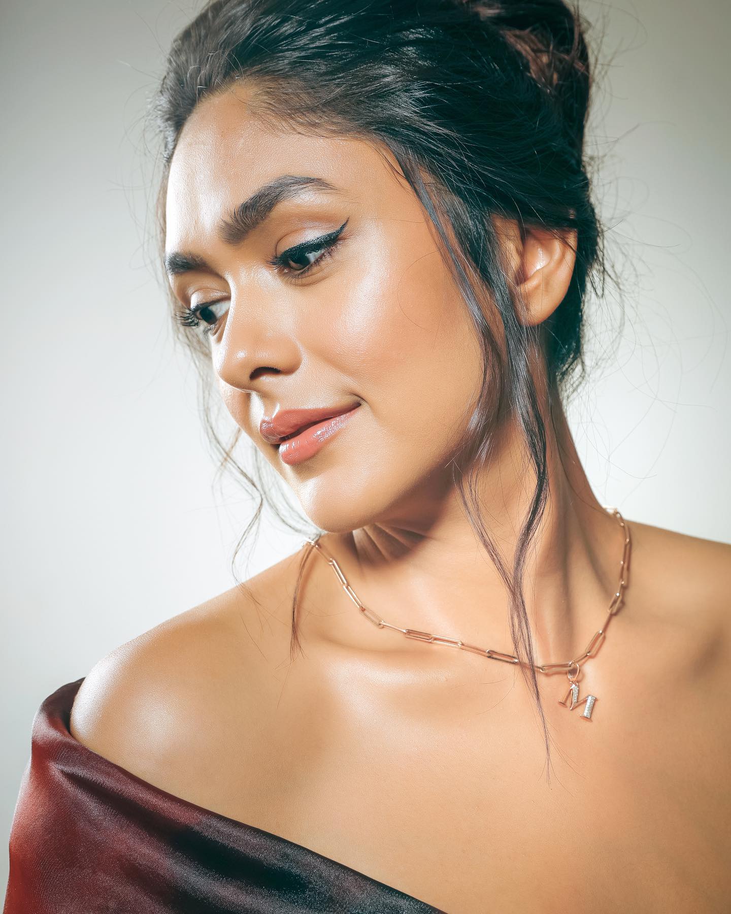 Mrunal Thakur Photo HD 003