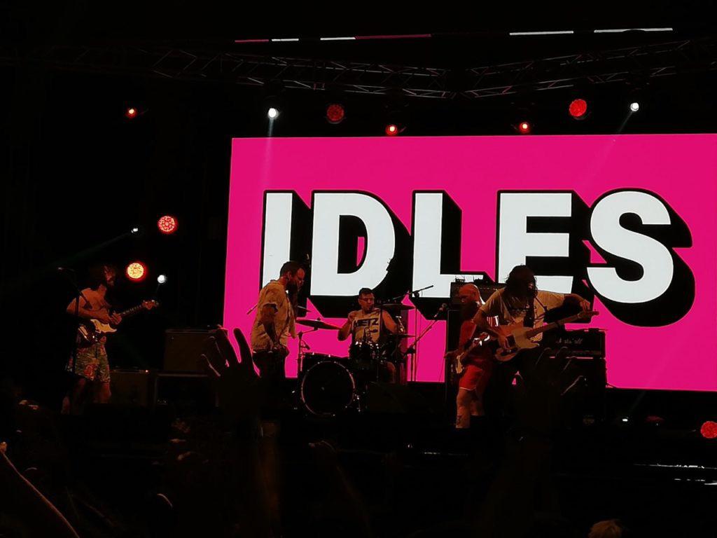 idles background as a wallpaper
