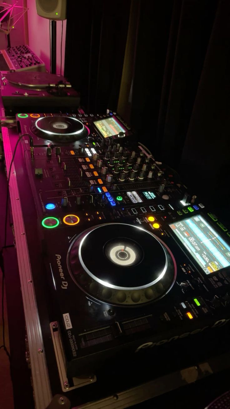 CDJ 2000NXS2
