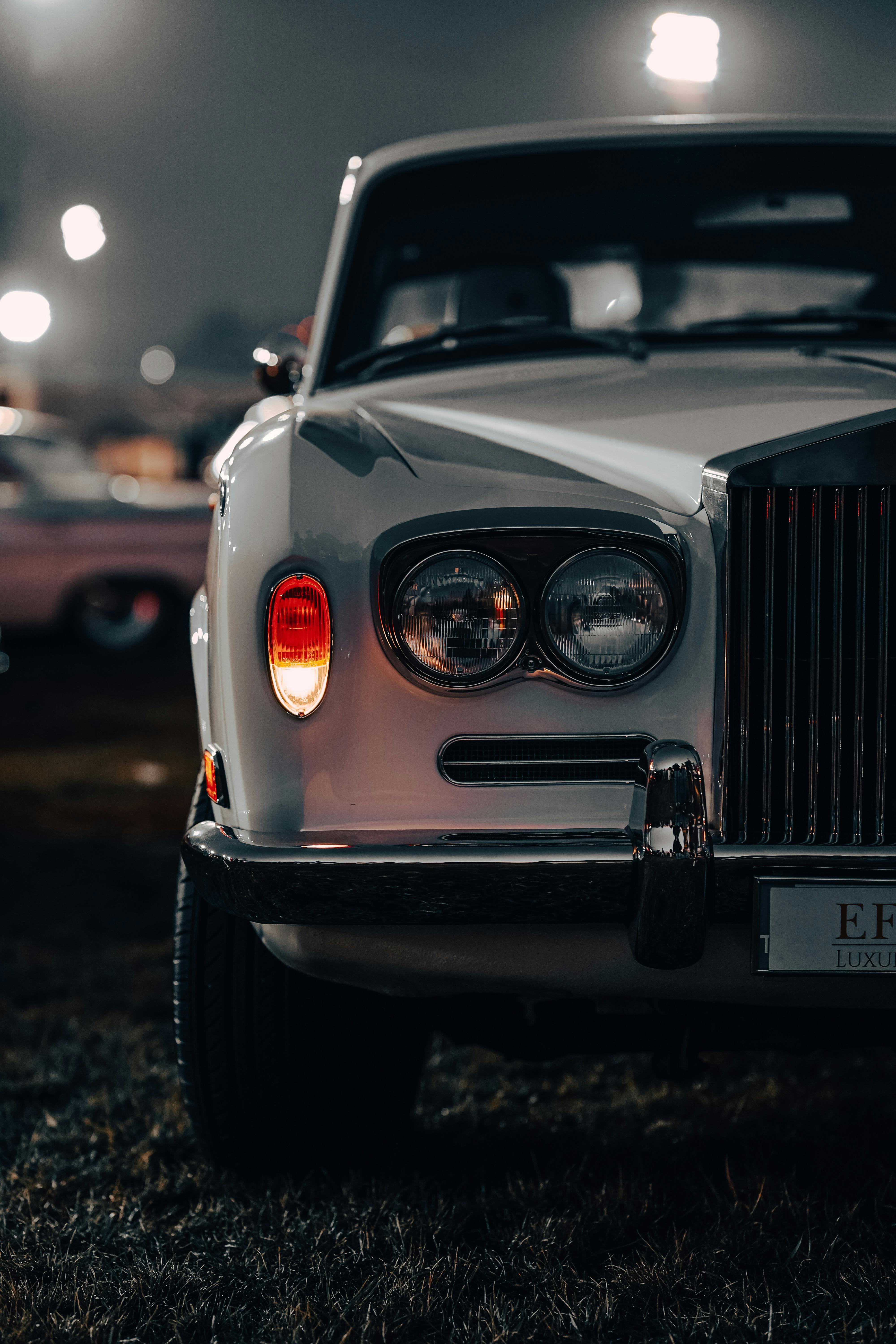 White Rolls Royce Silver Shadow Car At